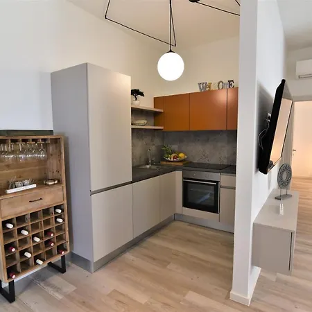 Letorina And With Pool Bed & Breakfast