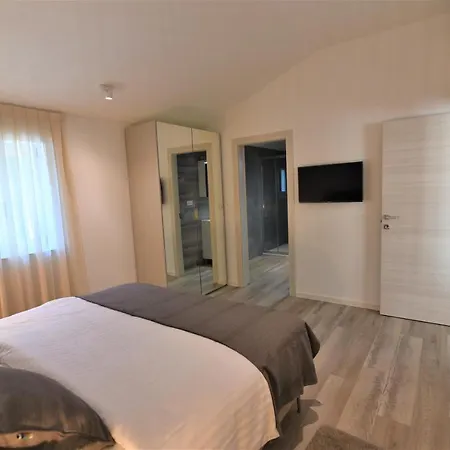 Bed & Breakfast Letorina And With Pool