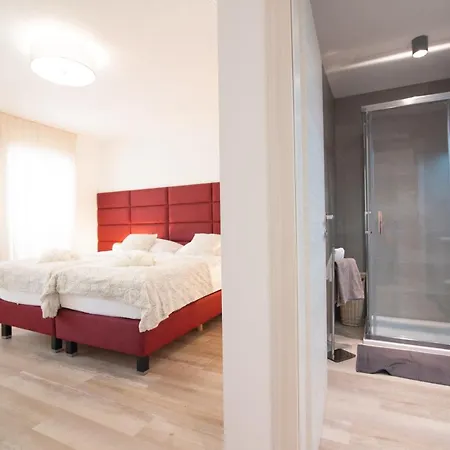 Letorina And With Pool 住宿加早餐酒店 4*