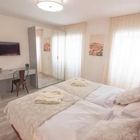 Letorina And With Pool Bed and Breakfast