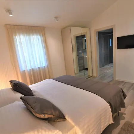 住宿加早餐酒店 Letorina And With Pool