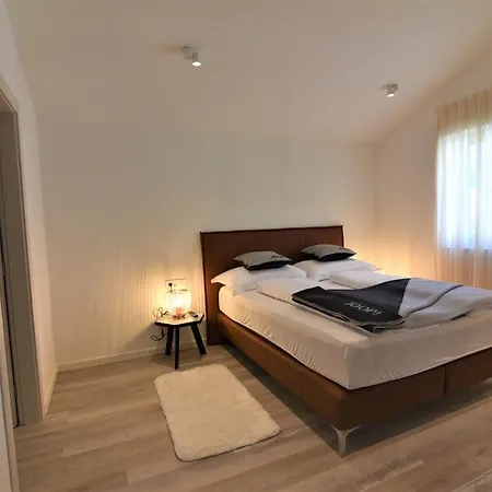 Letorina And With Pool Bed & Breakfast