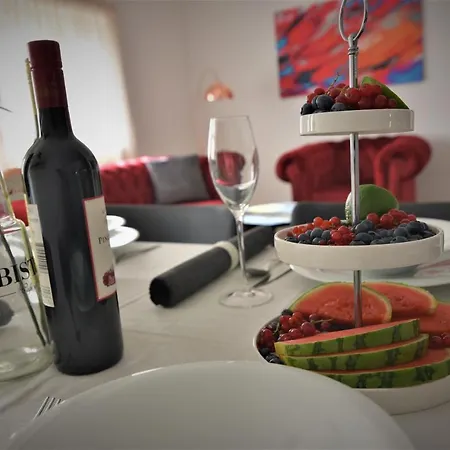 住宿加早餐酒店 Letorina And With Pool 马图利