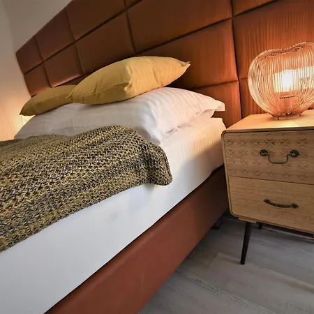 住宿加早餐酒店 Letorina And With Pool