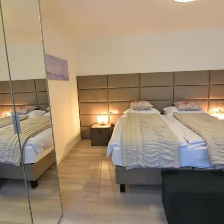 Letorina And With Pool 住宿加早餐酒店 4*