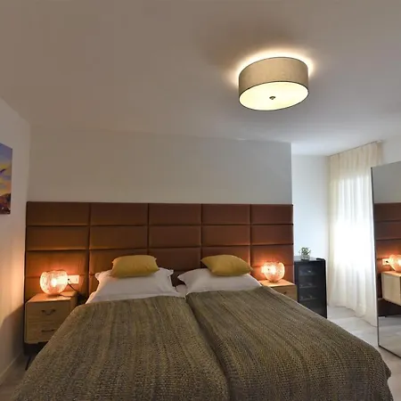 Letorina And With Pool فندق مبيت وإفطار