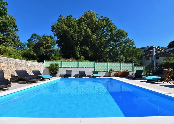 Letorina And With Pool Panzió